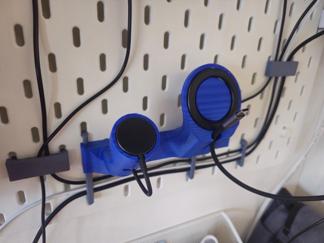 TinkerBit MagSafe Phone Samsung Watch Dock for IKEA SKÅDIS Pegboard, Hidden Cable Routing