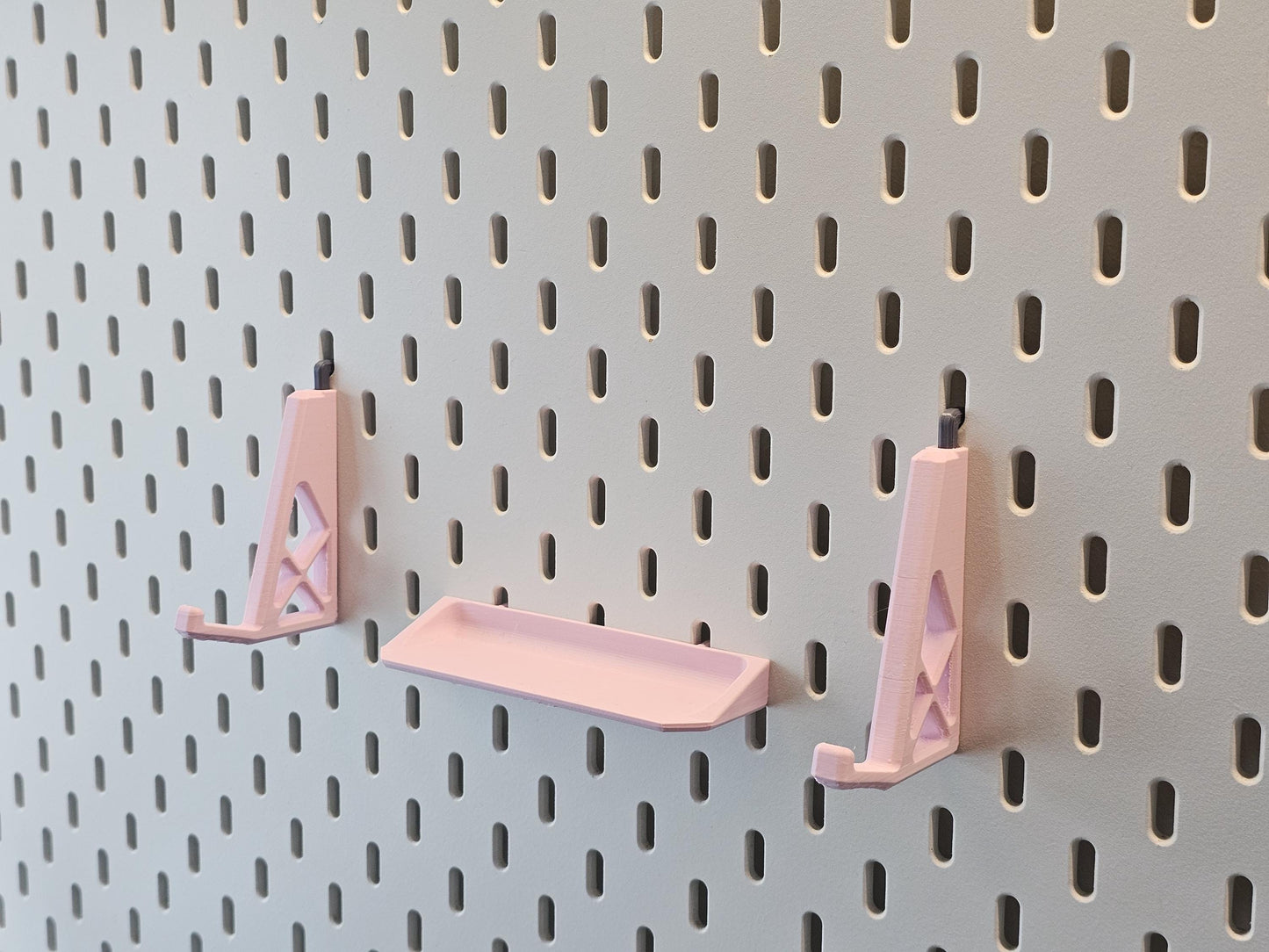 TinkerBit Mechanical Keyboard Mount for IKEA SKÅDIS Pegboard | Angled Display Stand (Cable Tray)